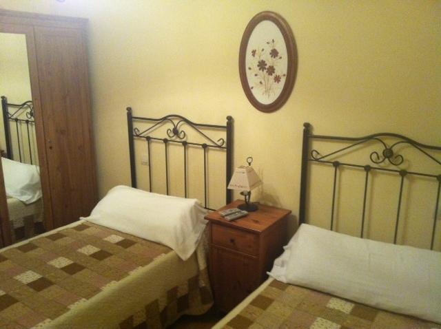 Pension A Cochera Ferrol Ruang foto