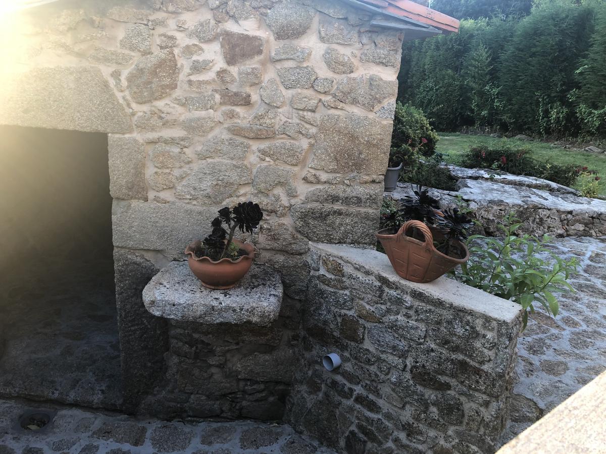 Pension A Cochera Ferrol Bagian luar foto